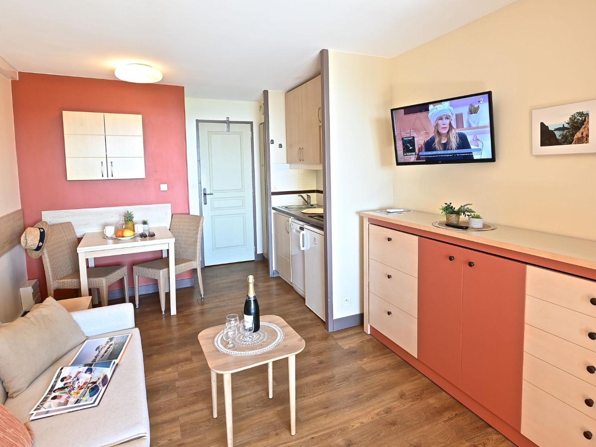 Apartment Village Cap Esterel - Le Village-9 By Interhome